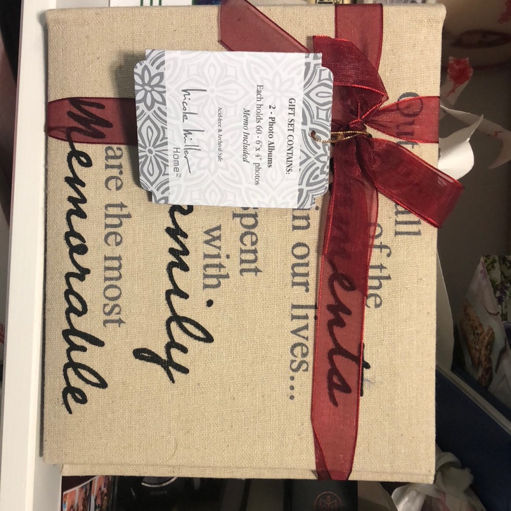 Set of 2 photo albums